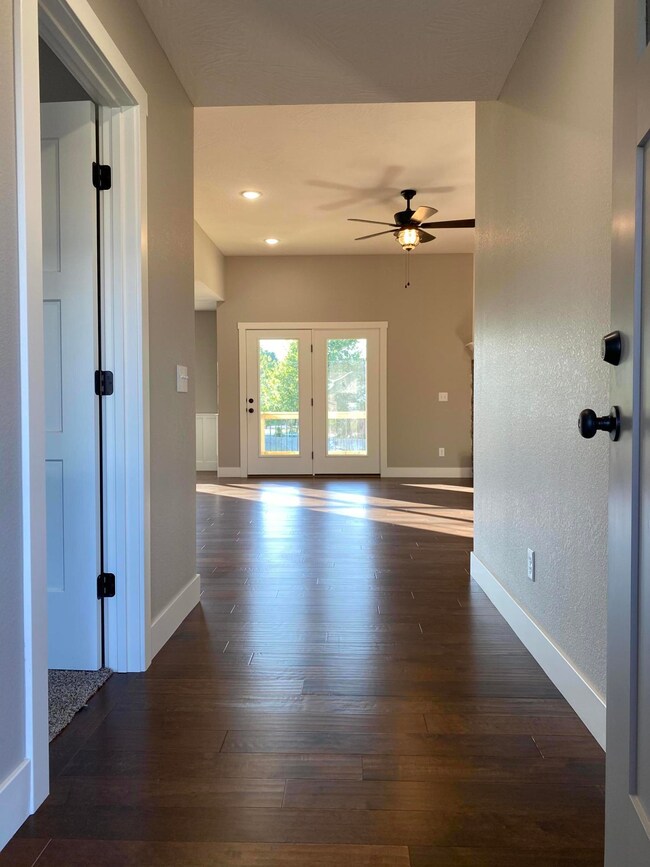 F0FEE07D-530C-451A-97F2-BC219F641E6B