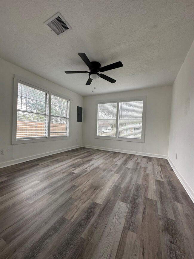 3931 Dorchester St, Houston, TX 77016 - photo 7