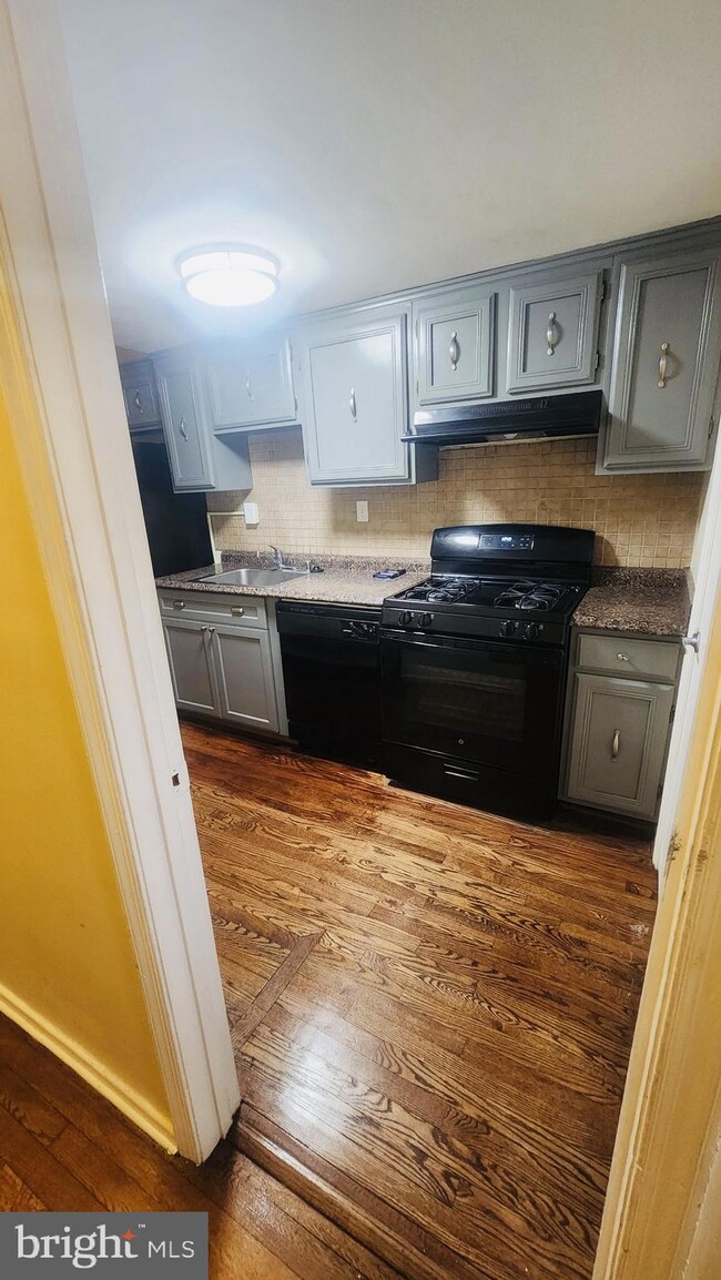 7425 Drumlea Rd, Capitol Heights, MD 20743 - photo 2