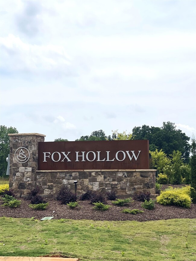 1212 Fox Hollow St, Spartanburg, SC 29303 - photo 4