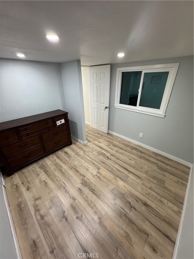 529 E El Segundo Blvd unit 2, Compton, CA 90222 - photo 4