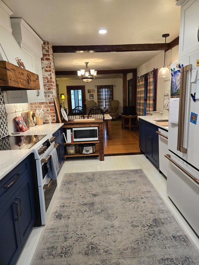 1028 5th St SE, Cresco, IA 52136 - photo 4