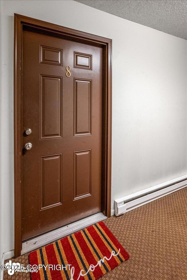 06-Main Entry into apartment_SLS_-8642