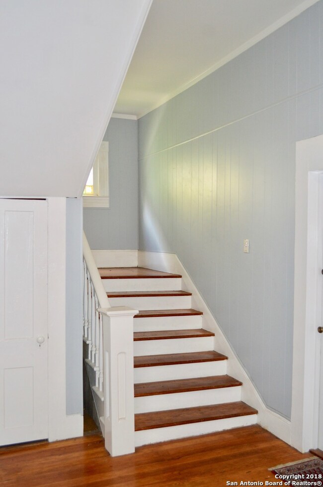 326 Madison unit 7, San Antonio, TX 78204 - photo 2