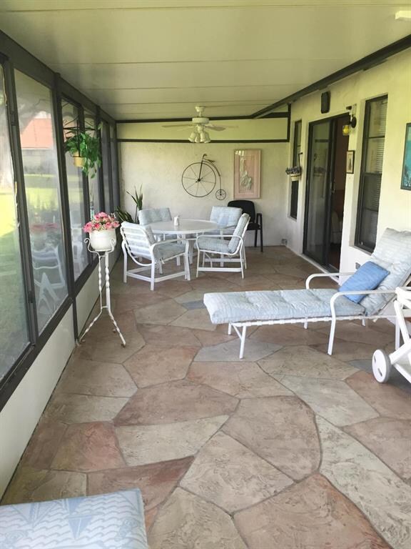 10631 Palm Leaf Patio