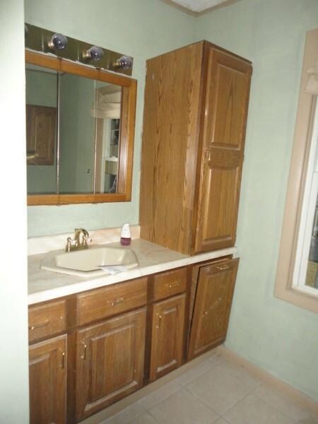 1st floor bath