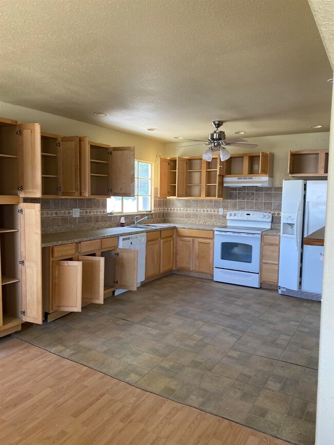 1740 Buena Vista Corte, Alamogordo, NM 88310 - photo 3