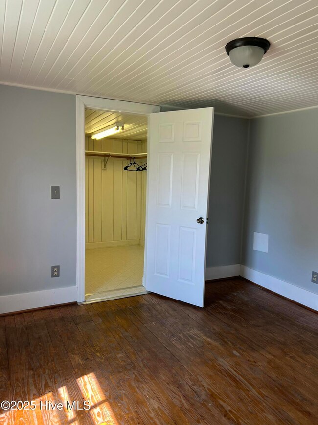 MSTR BEDROOM