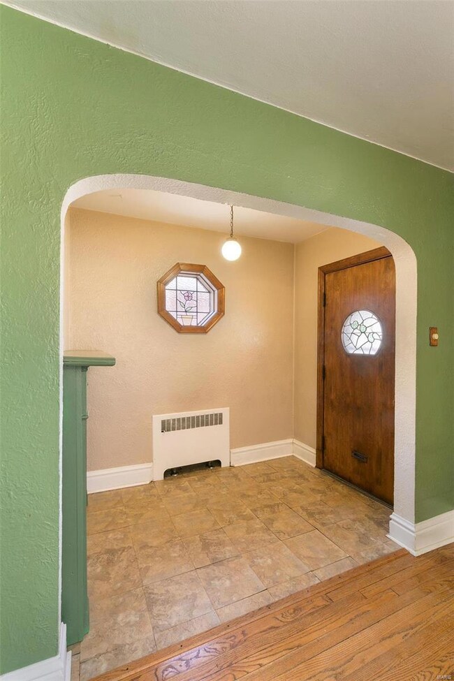 5236 Lindenwood Ave, Saint Louis, MO 63109 - photo 2