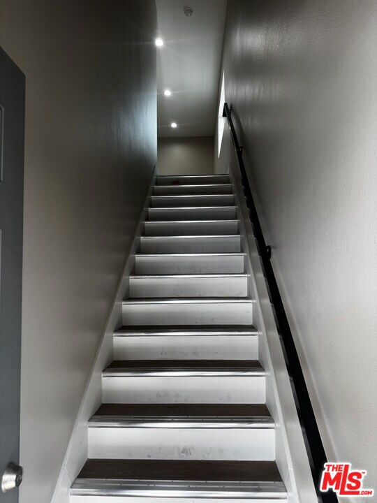 731 E 33rd St unit 1/2, Los Angeles, CA 90011 - photo 4