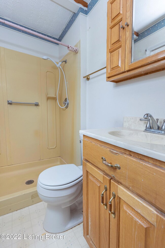 305 Ford Dr, Mount Washington, KY 40047 - photo 6