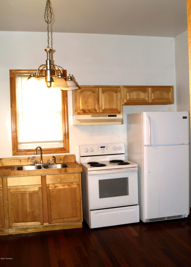 1008 Dickson St, Berwick, PA 18603 - photo 7