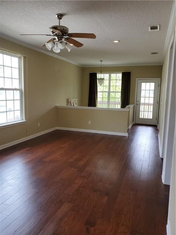 View to foyer and front porch.