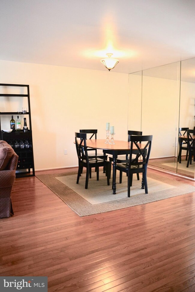 25 Valley Crossing Cir, Cockeysville, MD 21030 - photo 7