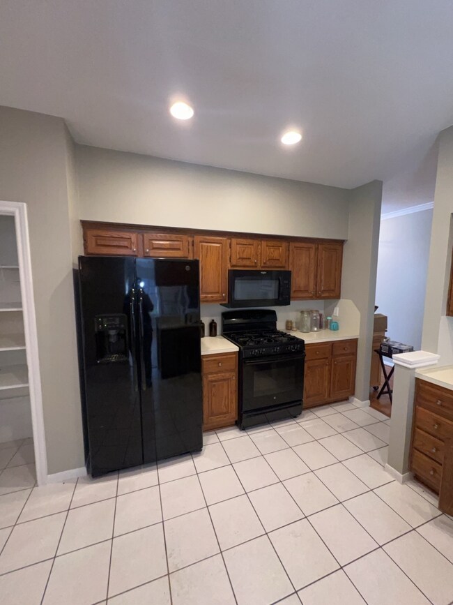 8522 Plum Lake Dr, Houston, TX 77095 - photo 7