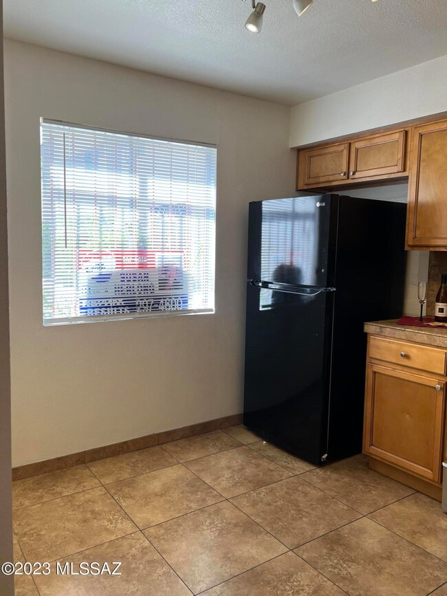 1353 E Fort Lowell Rd unit C, Tucson, AZ 85719 - photo 3