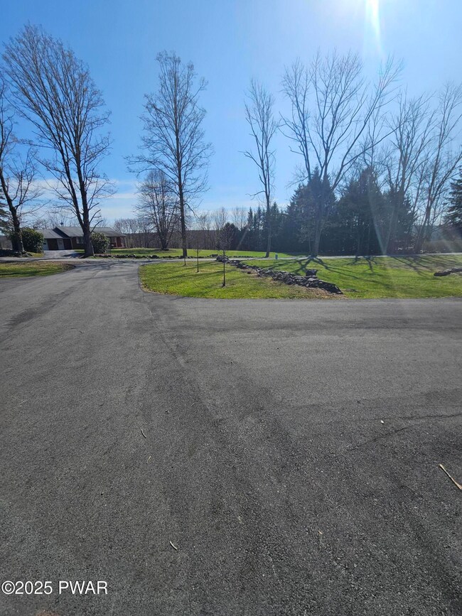 27 Bryant Rd, Honesdale, PA 18431 - photo 6