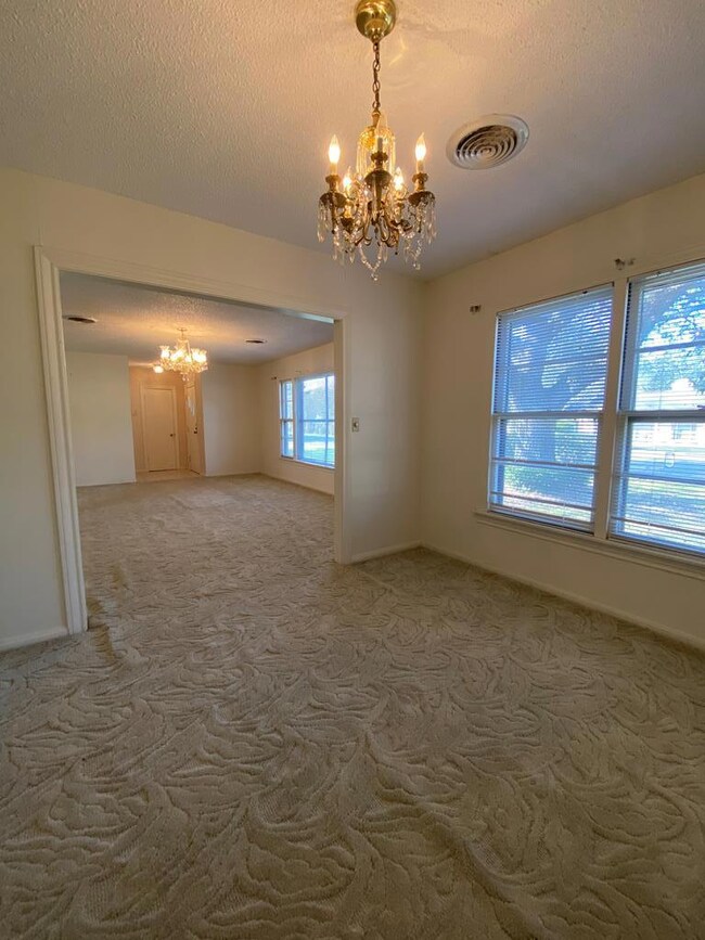 2917 Avenue L, Bay City, TX 77414 - photo 5