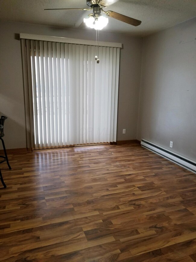 3920 St Johns dining 2