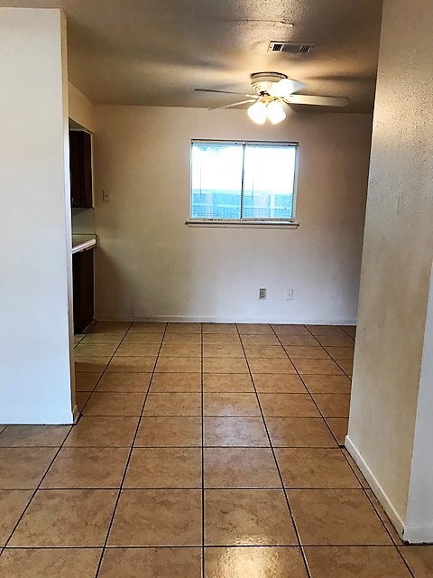 1018 Progreso Dr, Houston, TX 77038 - photo 5