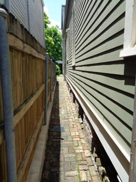 622 First St, New Orleans, LA 70130 - photo 3