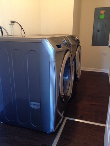 138 Mora Rd, Carpentersville, IL 60110 - photo 7