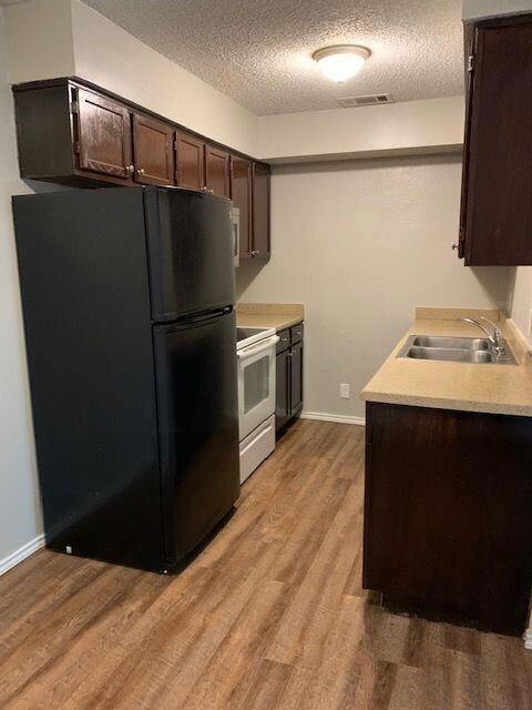 319 SE 3rd St unit 103, Grand Prairie, TX 75051 - photo 4