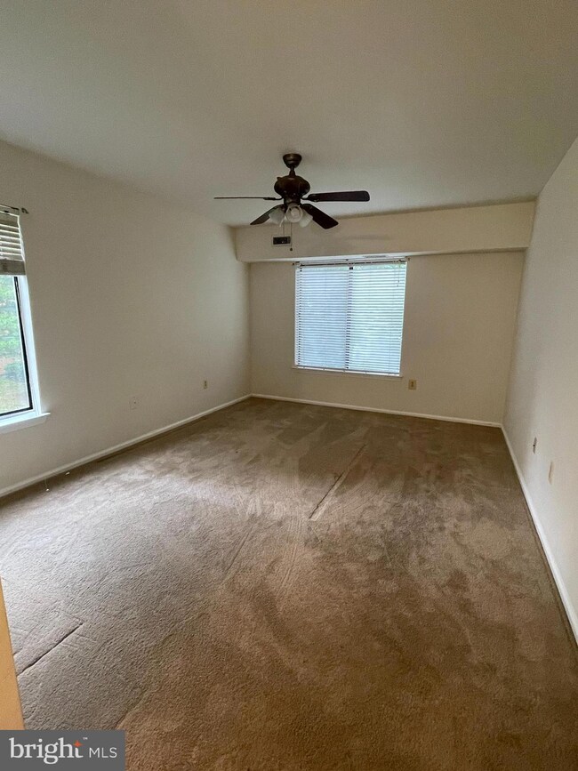 9564 Cannoneer Ct unit 202, Manassas, VA 20110 - photo 7