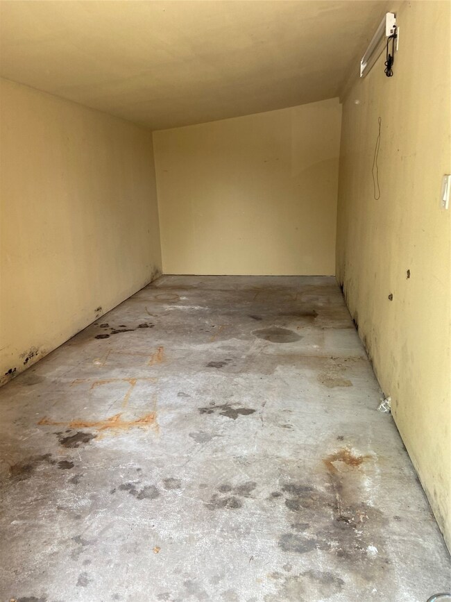 8427 Bondale St, Houston, TX 77040 - photo 4