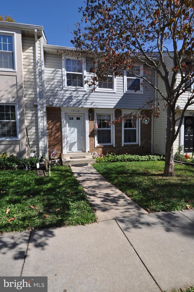 19113 Willow Spring Dr, Germantown, MD 20874 - photo 2