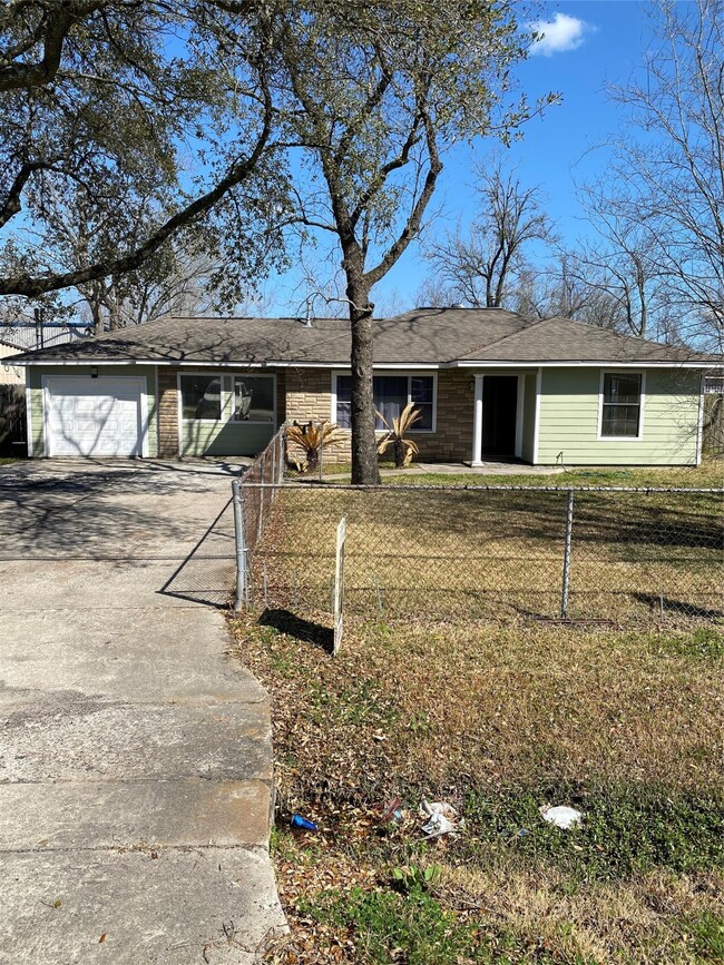 11730 Vickery St, Houston, TX 77039 - photo 2
