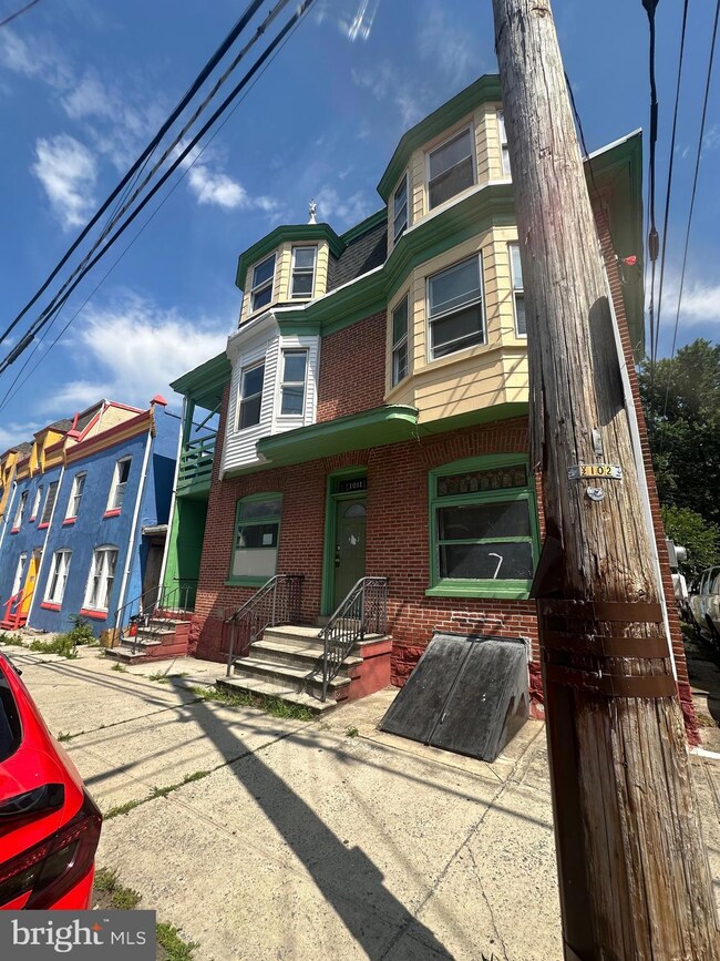 1011 Douglass St, Reading, PA 19604 - photo 2