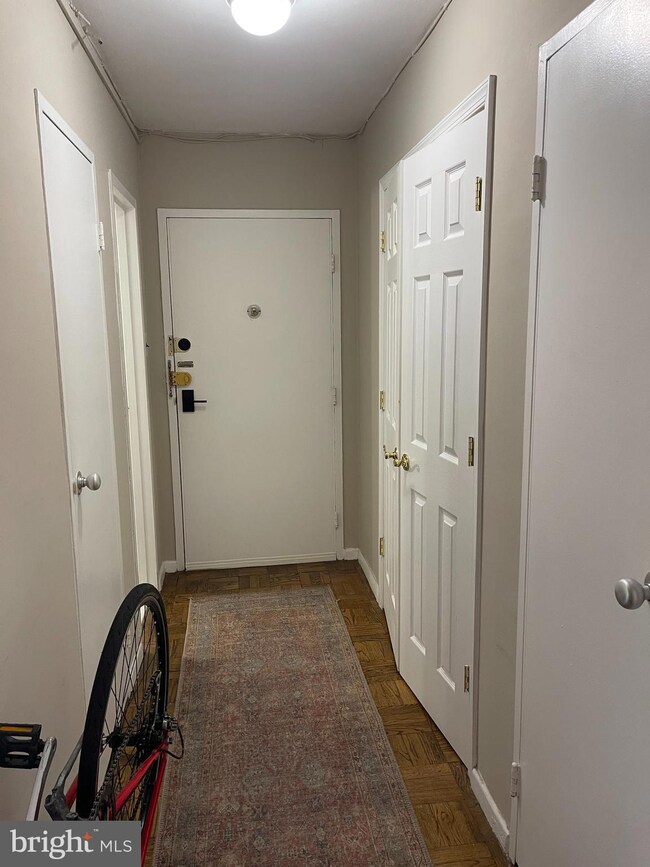 Claridge House unit 815-S, Washington, DC 20037 - photo 5