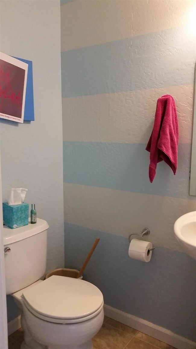 2555 Mistletoe Ct, Central Point, OR 97502 - photo 5