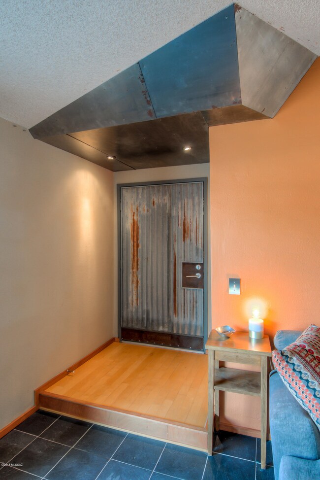 7 Interior Entry photo b