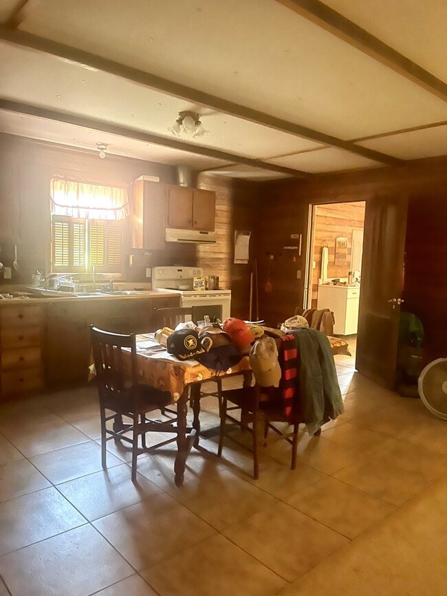 208 Winfrey Rd, Kite, GA 31049 - photo 5