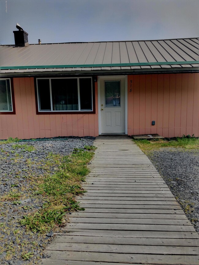 518 Hillside Dr, Kodiak, AK 99615 - photo 4