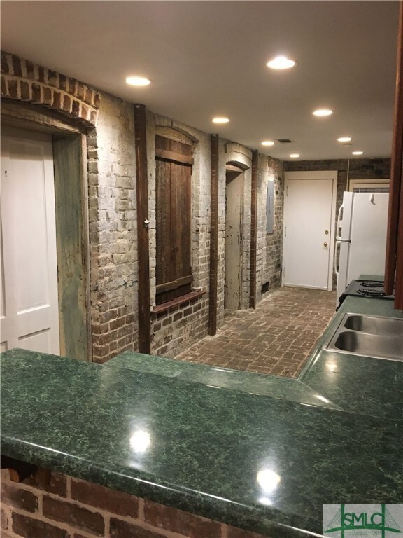 10 E Jones St, Savannah, GA 31401 - photo 4