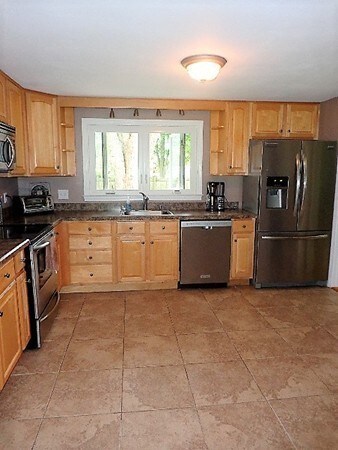 11 Twin Oaks Dr, Brockton, MA 02302 - photo 5