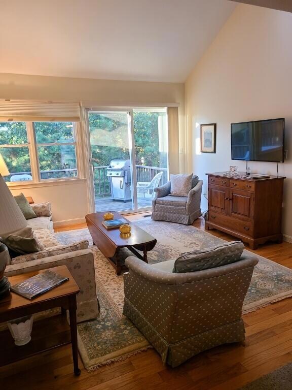 07- living room 2