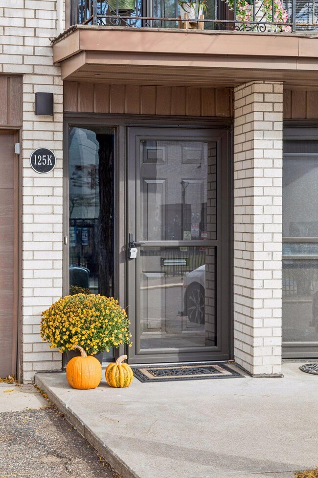 125 Mcknight Rd N unit K, Saint Paul, MN 55119 - photo 3