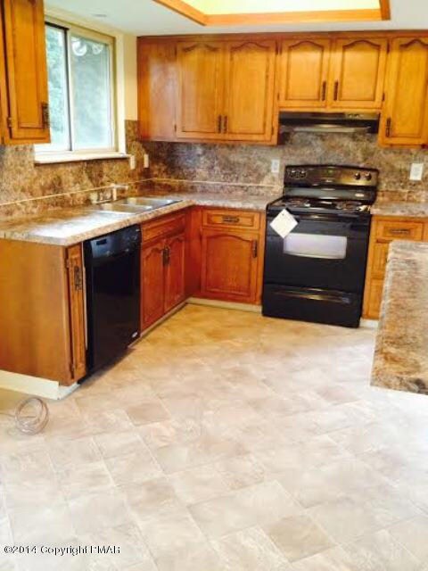 115 Clint Ln, Hamilton Township, PA 18360 - photo 4