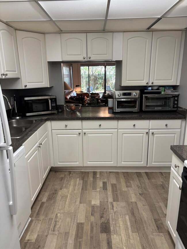 5937 Forest Hill Blvd unit 103, West Palm Beach, FL 33415 - photo 4