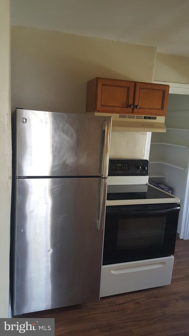 44 S Clinton St unit B [2ND/3RD FLR], Doylestown, PA 18901 - photo 6