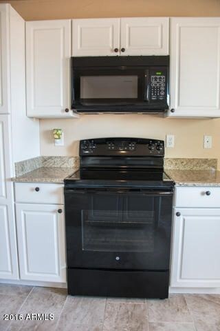 4-Stove & Microwave