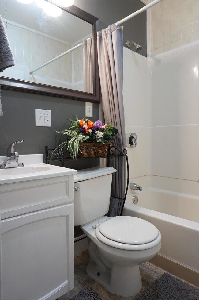 1041 Queen St, Lansing, MI 48915 - photo 7