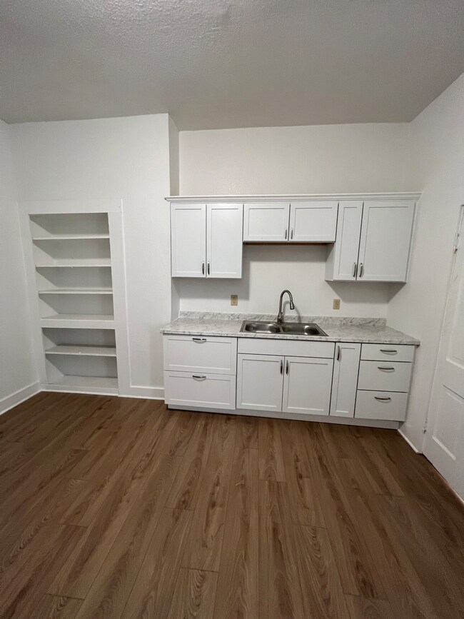 730 W 9th St, Anderson, IN 46016 - photo 5