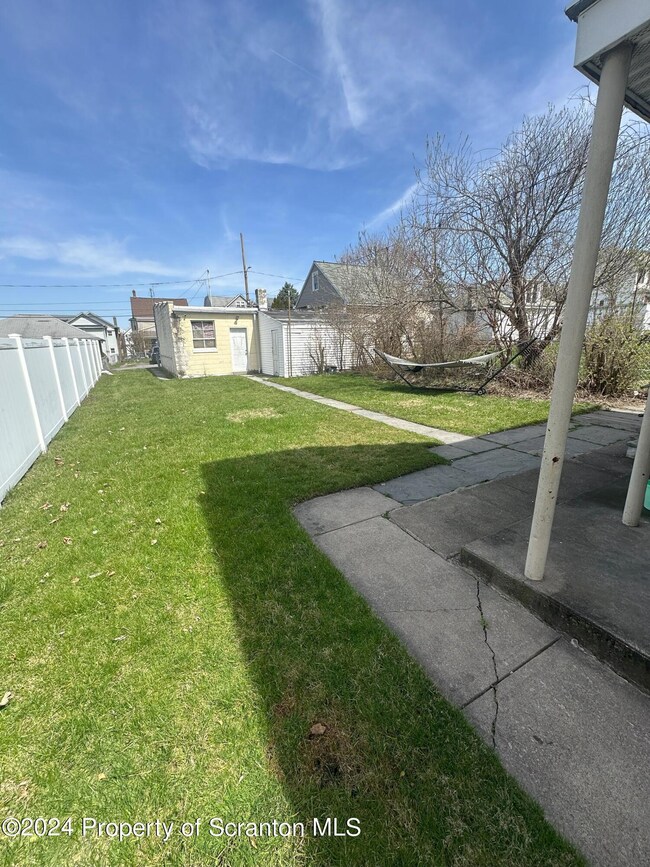 623 Birch St, Scranton, PA 18505 - photo 3
