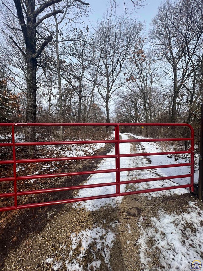 1146 SW Coker Rd, Wakarusa, KS 66546 - photo 2