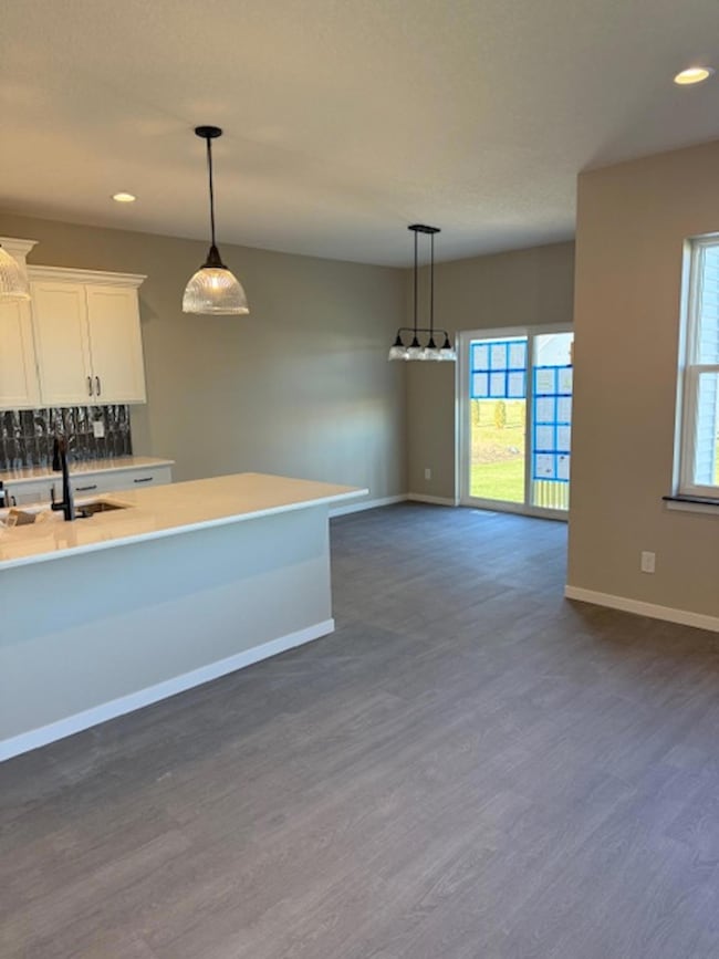 5768 Wall St, Waterloo, IA 50701 - photo 3